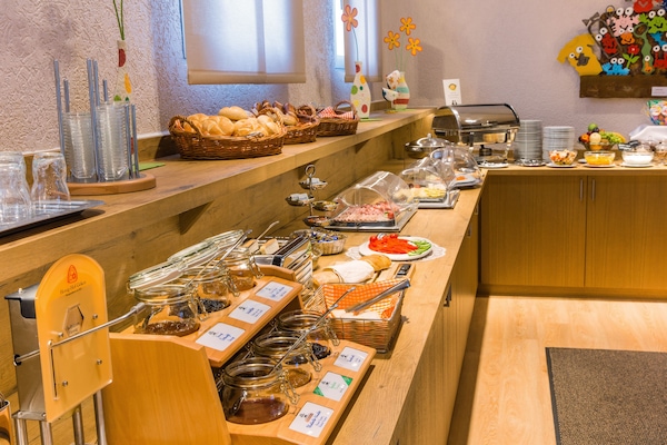 Daily buffet breakfast for a fee