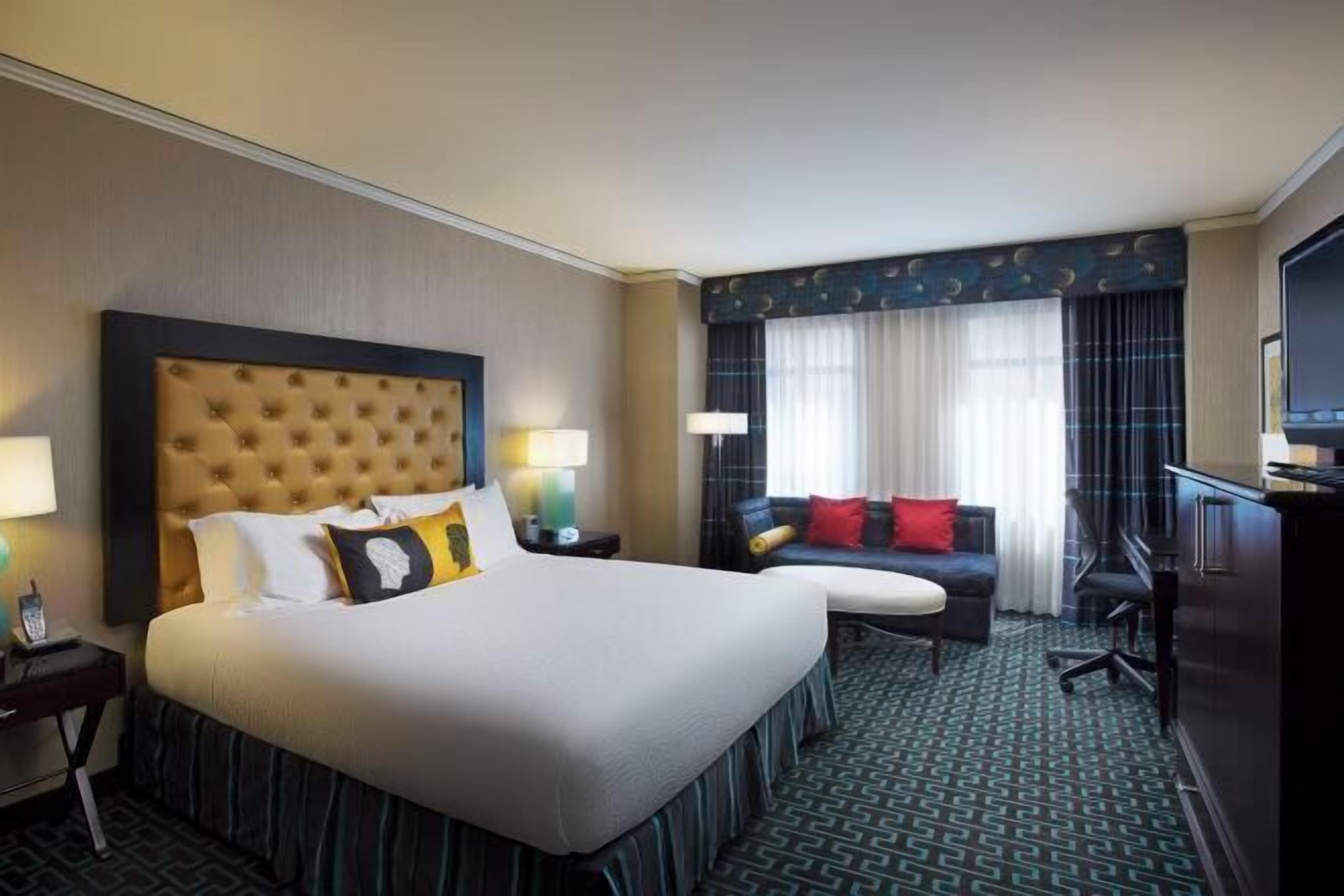 Premium bedding, in-room safe, desk, laptop workspace