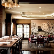 Juniper Hotel Cupertino, Curio Collection by Hilton