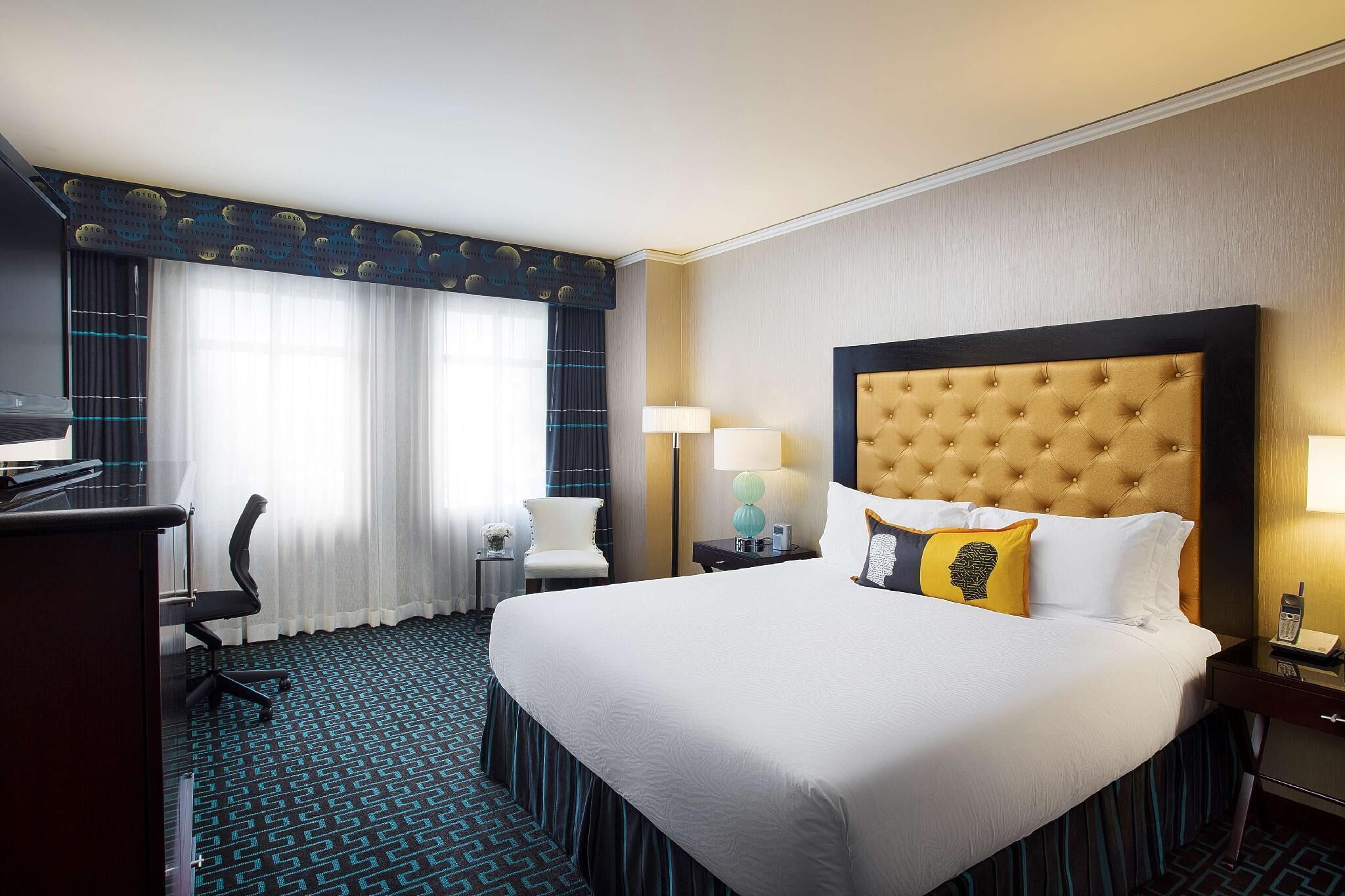 Premium bedding, in-room safe, desk, laptop workspace
