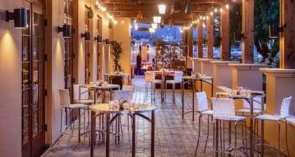 Juniper Hotel Cupertino, Curio Collection by Hilton