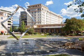 Exterior - Juniper Hotel Cupertino, Curio Collection by Hilton (Cupertino)