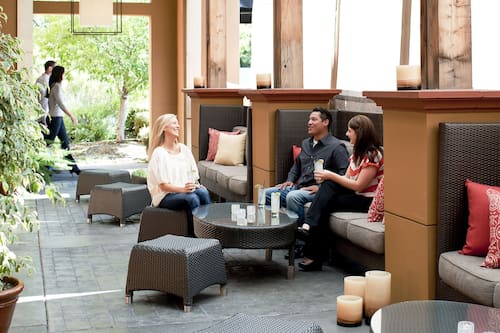Lobby lounge