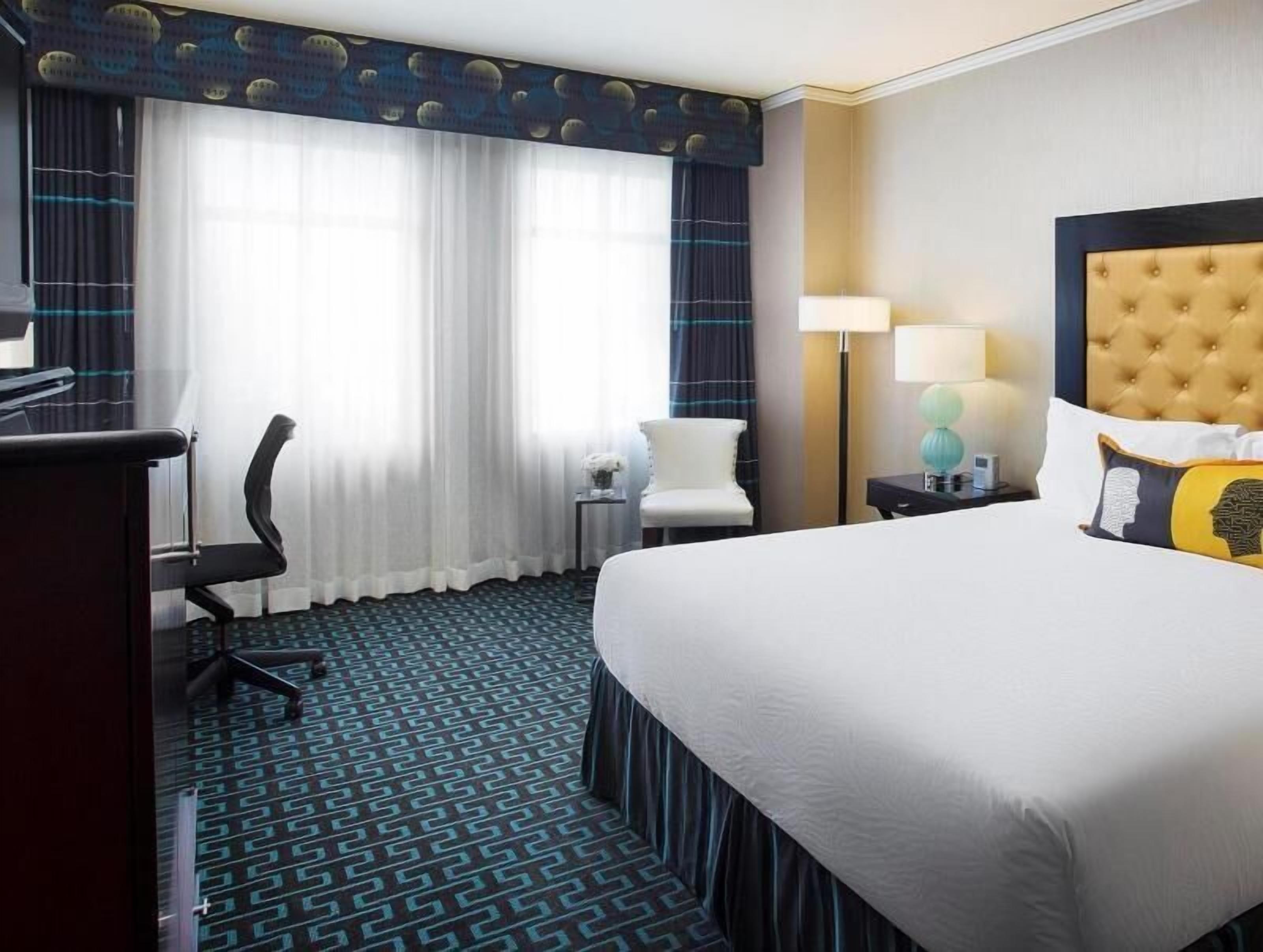Premium bedding, in-room safe, desk, laptop workspace