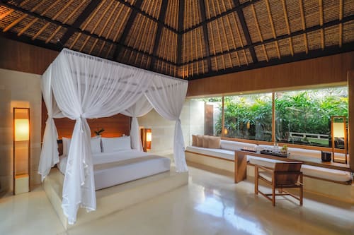 Deluxe One Bedroom Private Pool Villa | Biancheria da letto di alta qualità, una cassaforte in camera