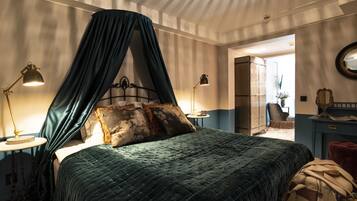 Quarto superior, terraço | 1 quarto, escrivaninha, ferros/tábuas de passar roupa, Wi-Fi de cortesia