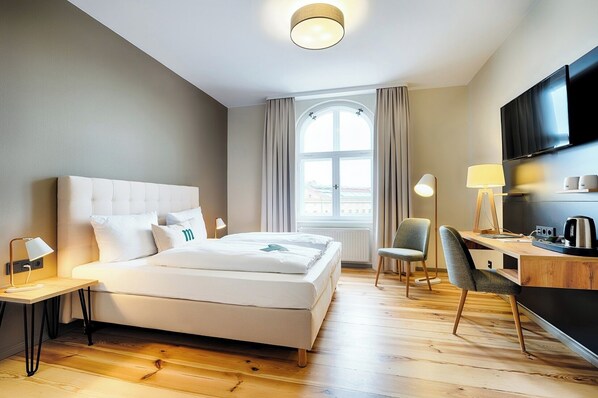 Standard Double Room | Desk, blackout drapes, free WiFi, bed sheets - martas Hotel Berlin-Mitte (Berlin)