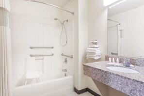 Combined shower/bathtub, hair dryer, towels