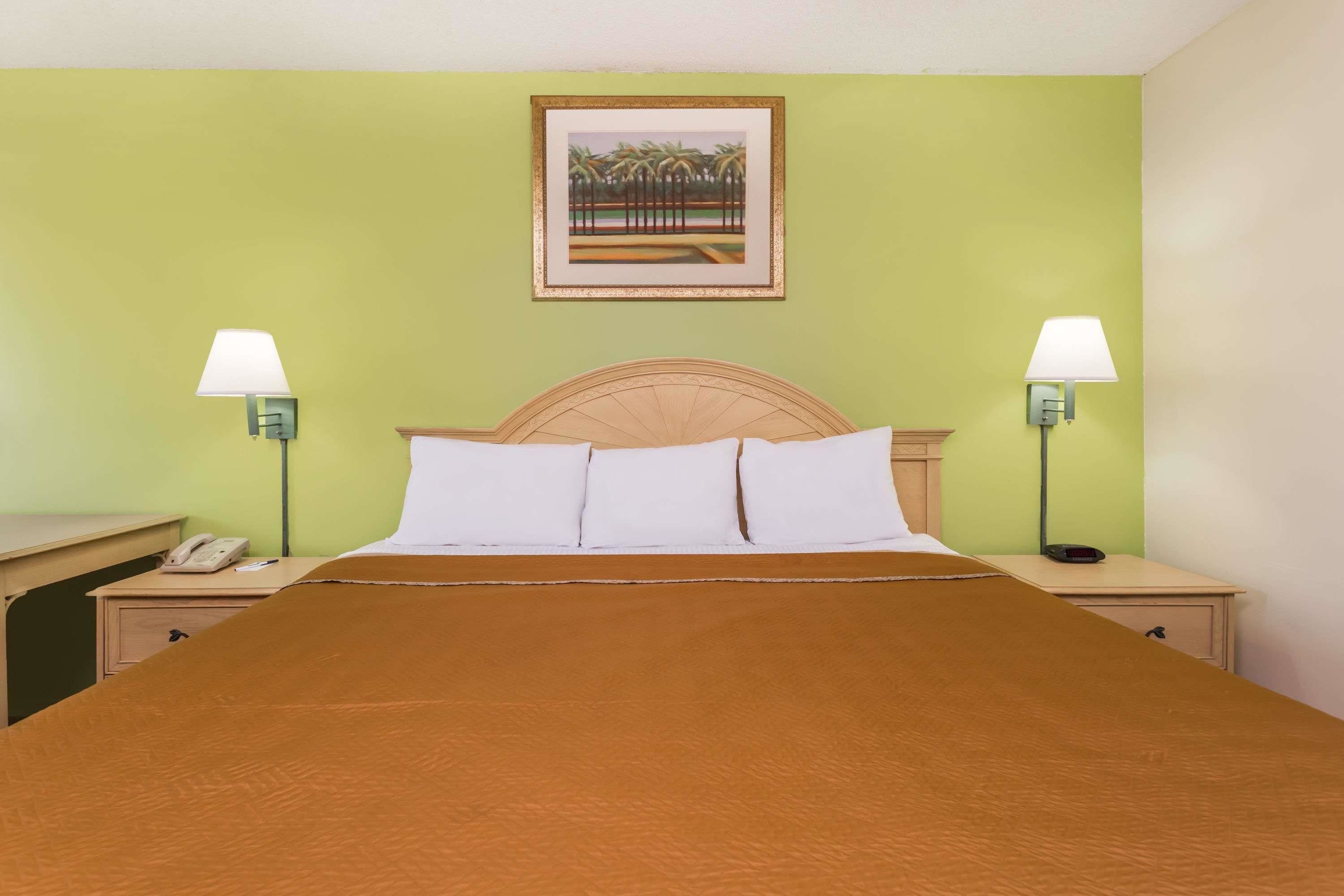 Blackout curtains, free WiFi, bed sheets