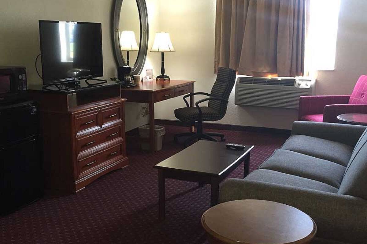 room, 1 king bed, non smoking, refrigerator | desk, iron/ironing board, free wifi, bed sheets