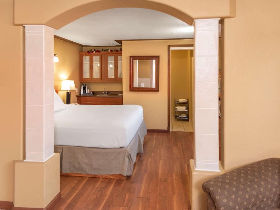 Premium bedding, pillow-top beds, minibar, desk