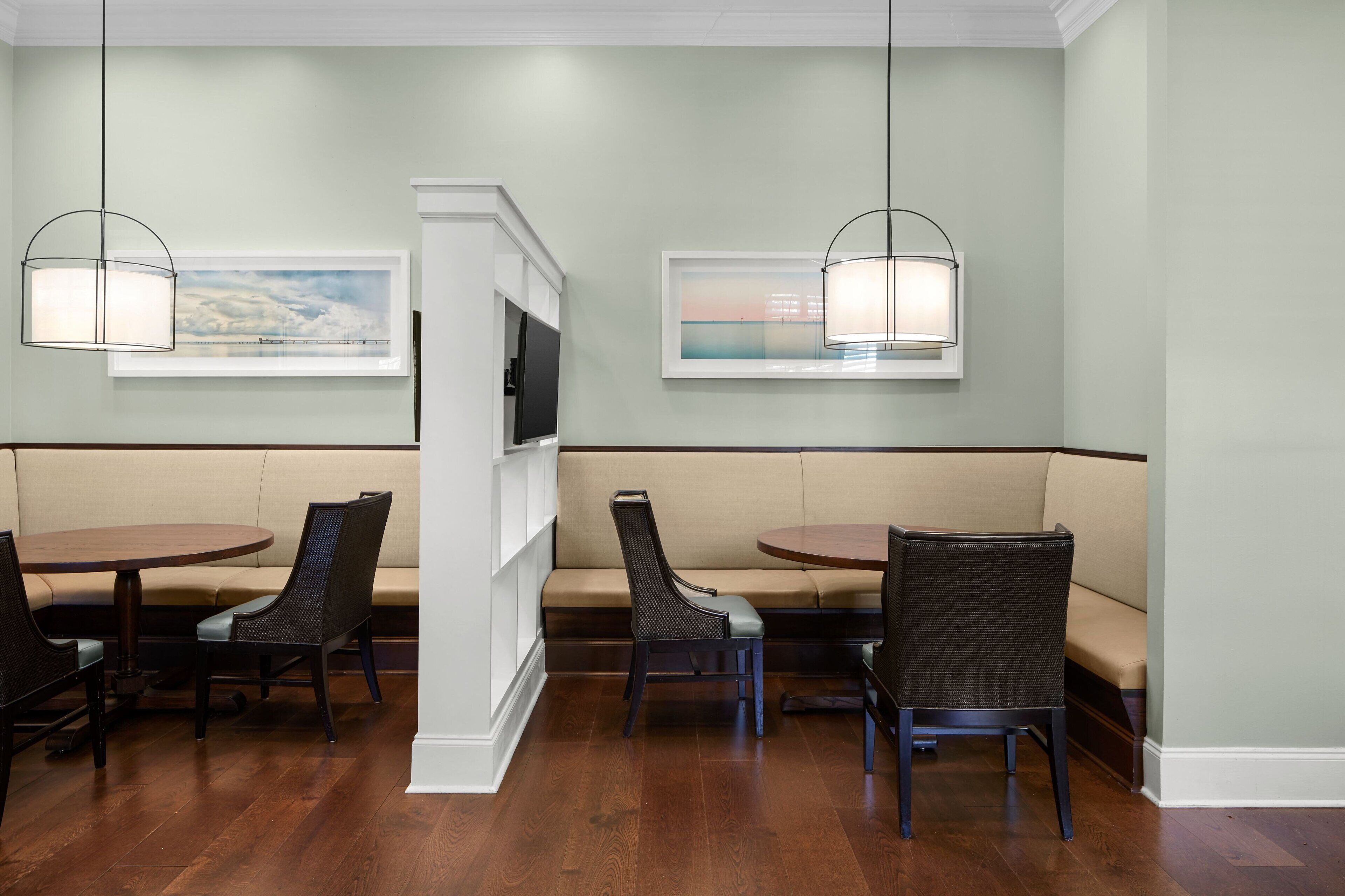 Lobby-lounge
