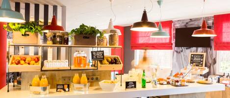 Daily buffet breakfast (EUR 9.90 per person)