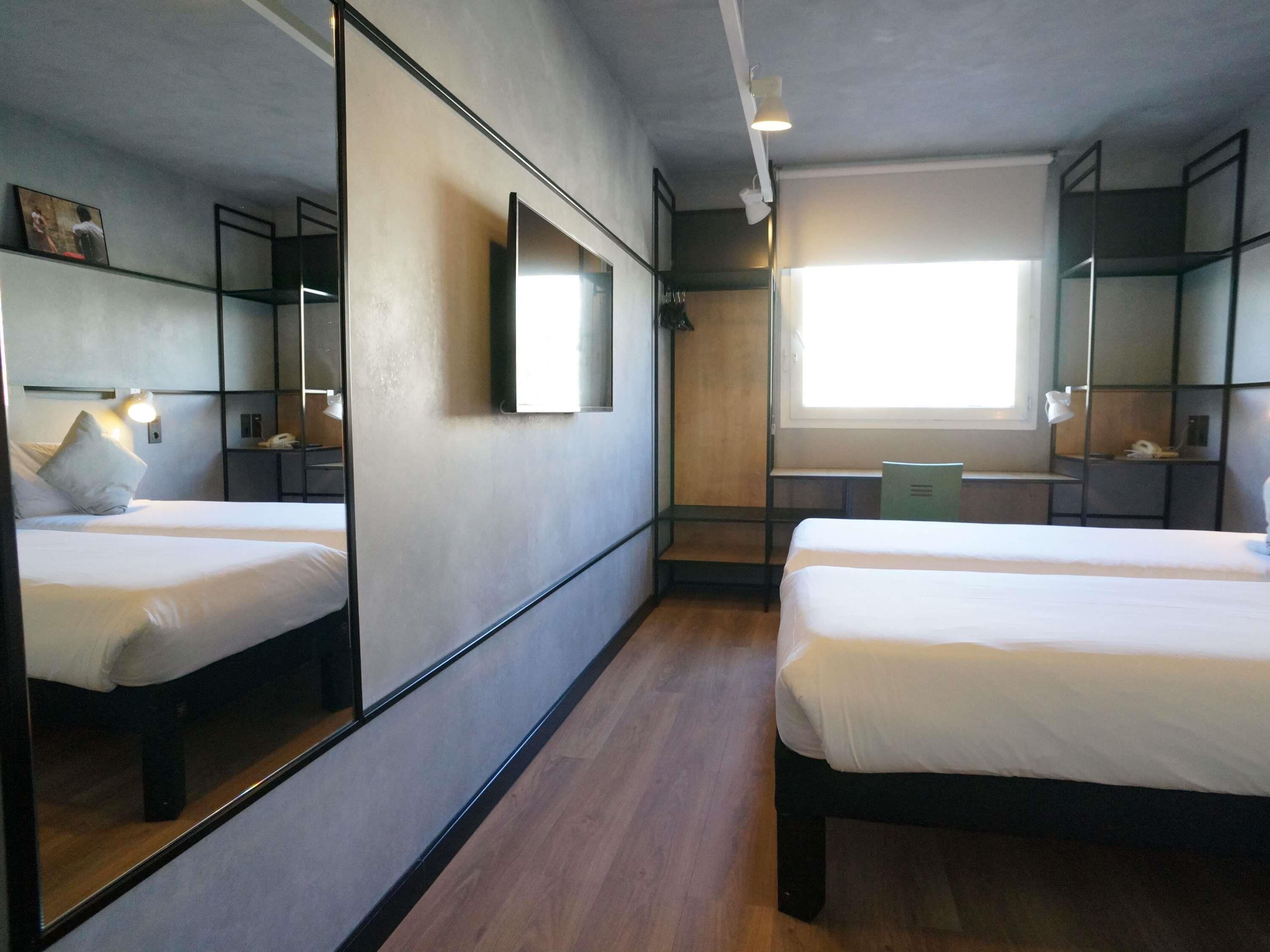 superior room, 2 single beds | desk, soundproofing, free wifi, bed sheets