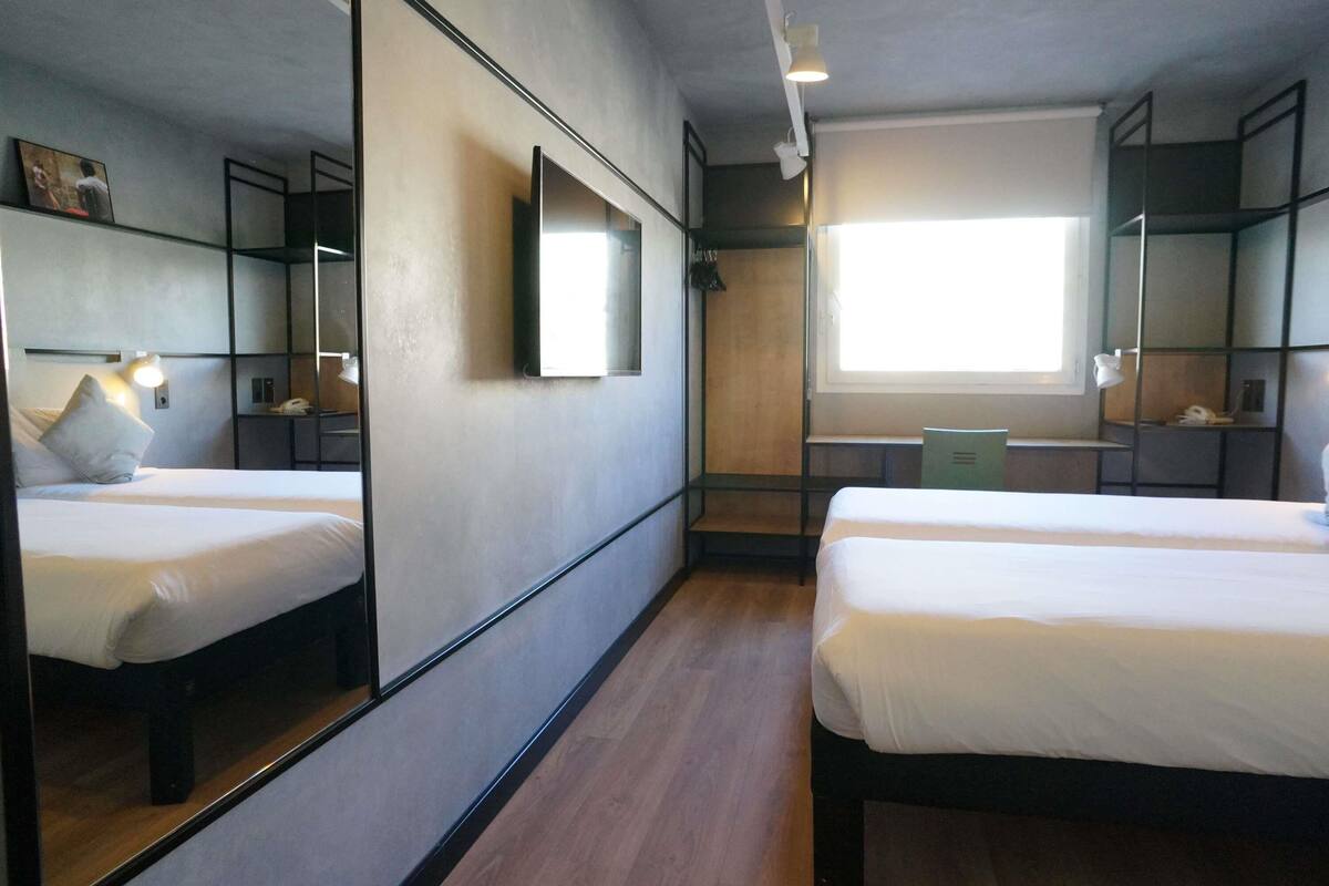 superior room, 2 single beds | desk, soundproofing, free wifi, bed sheets