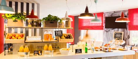 Daily buffet breakfast (EUR 9.90 per person)