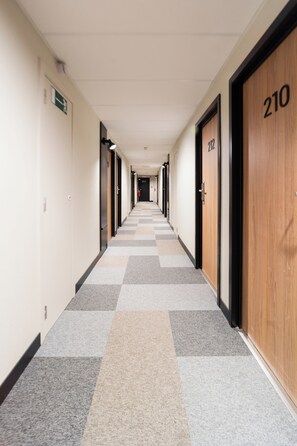 Handrails in hallways