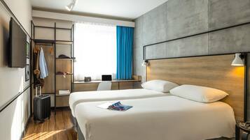 Standard Room, 2 Single Beds | Premium bedding, in-room safe, desk, soundproofing