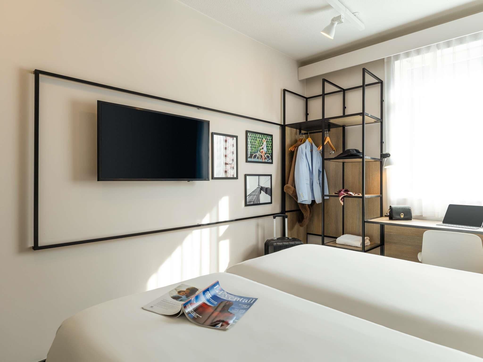 Habitación estándar, 2 camas individuales | Ropa de cama de alta calidad, caja fuerte, escritorio