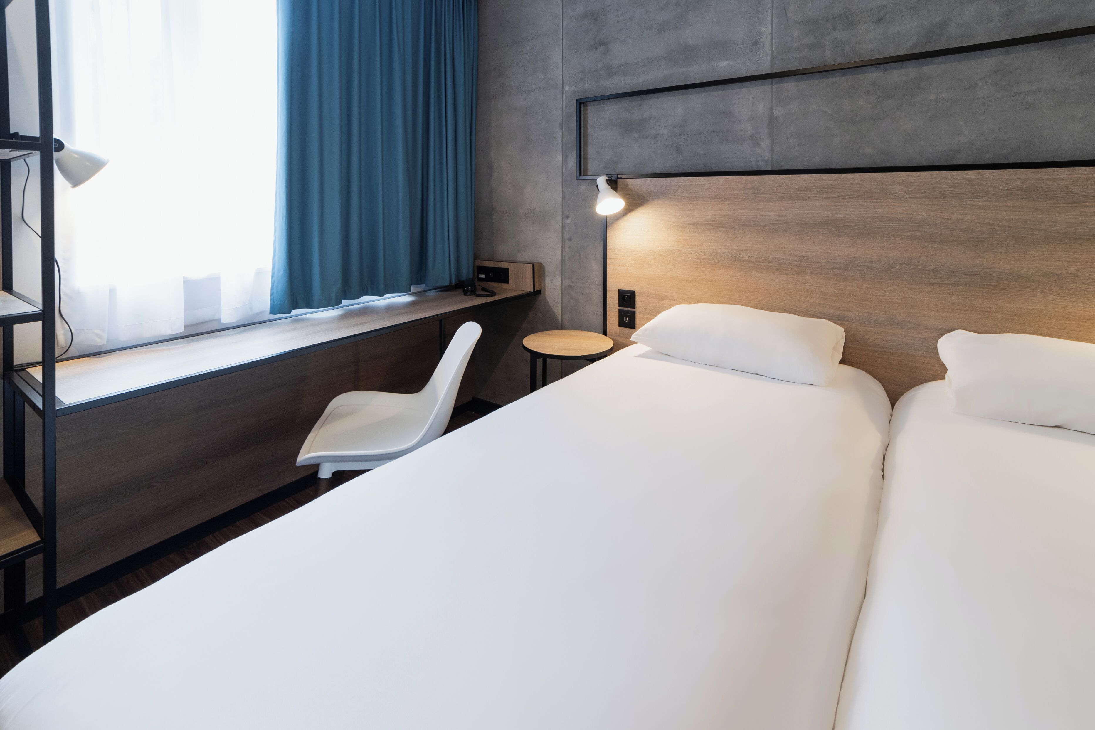 standard room, 2 single beds | premium bedding, in-room safe, desk, soundproofing