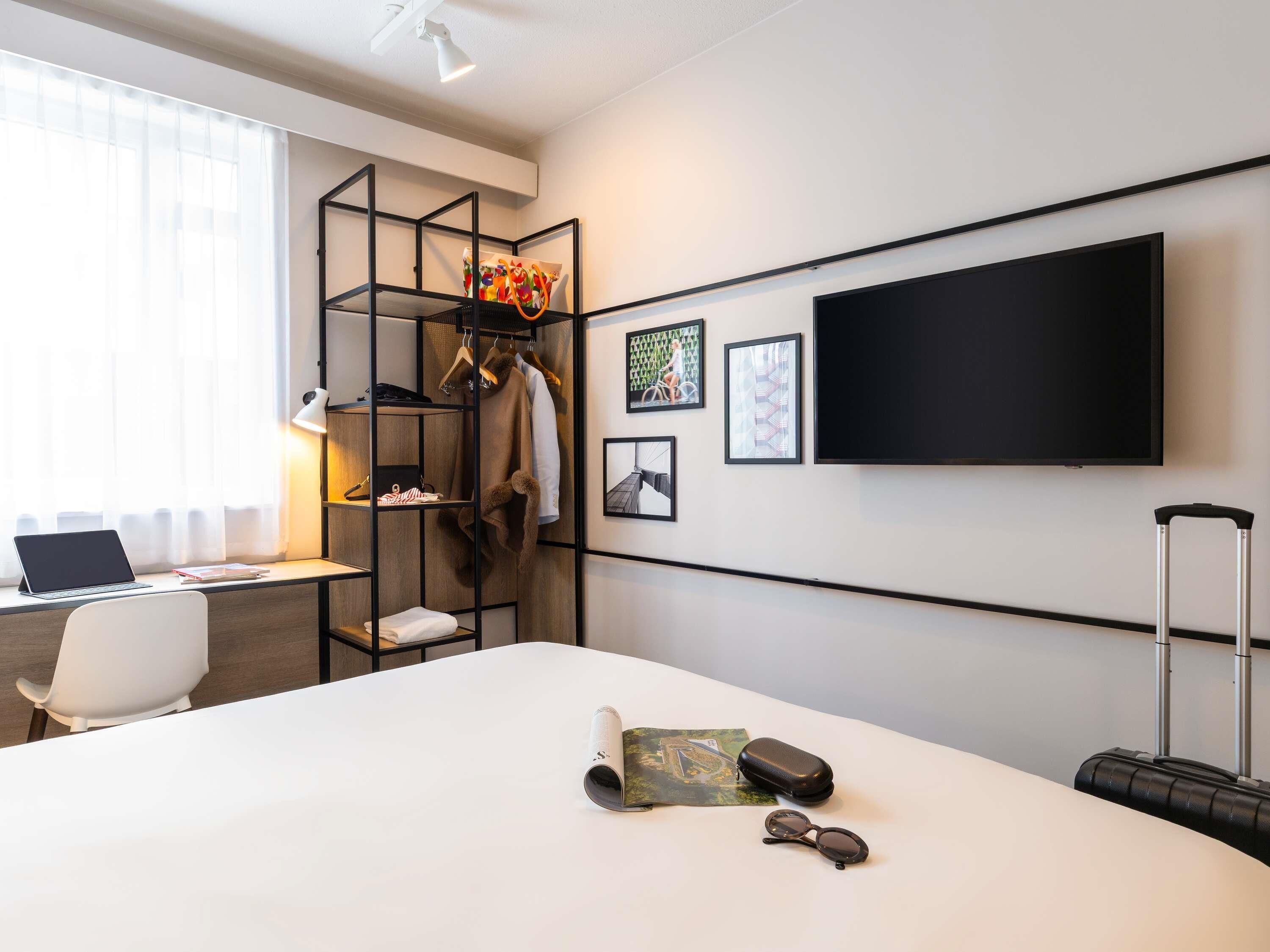 Premium bedding, in-room safe, desk, soundproofing