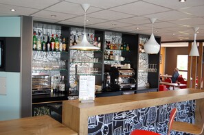 Bar (in der Unterkunft)
