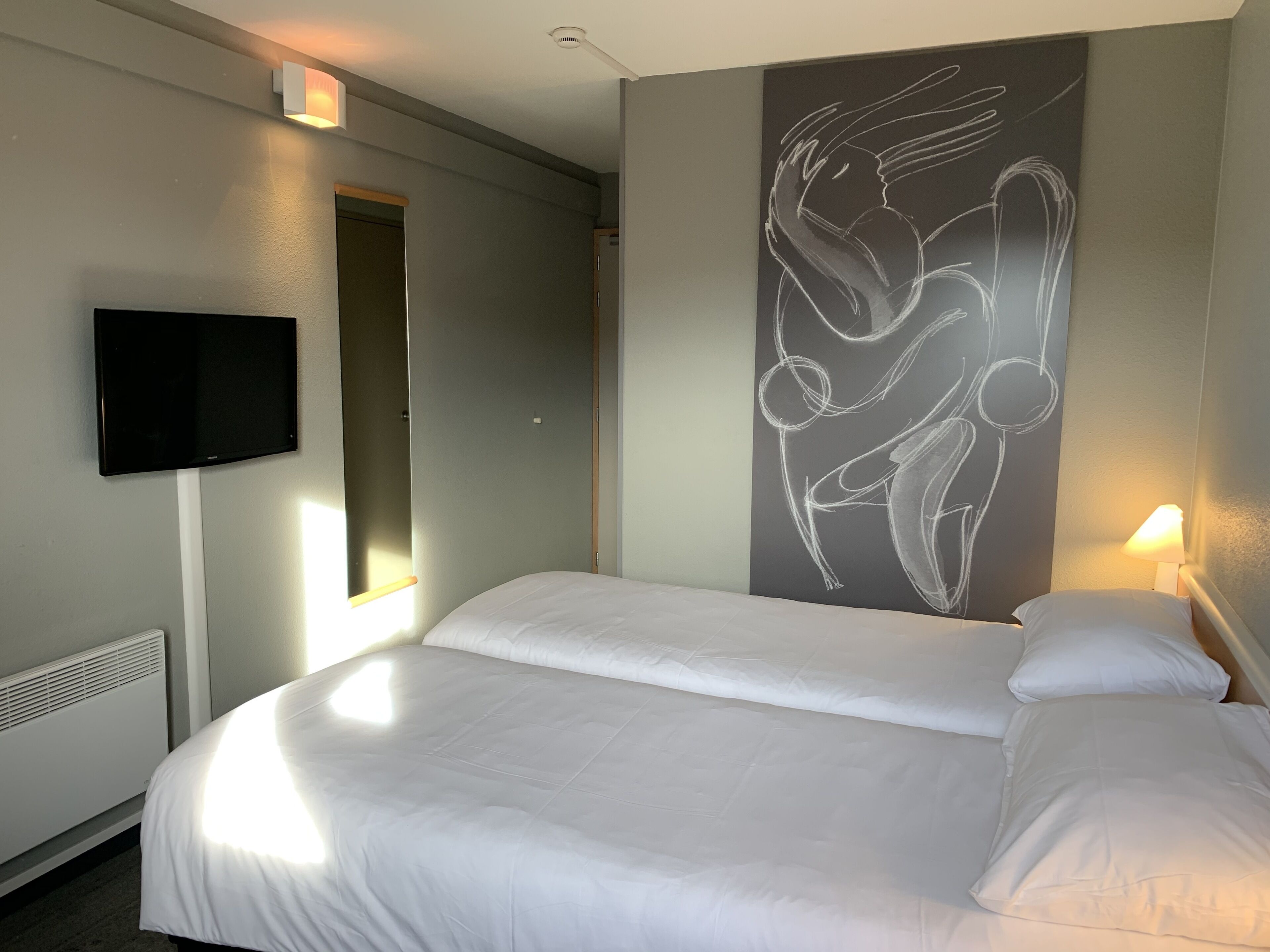 Standaard kamer, 2 eenpersoonsbedden | Luxe beddengoed, een bureau, een laptopwerkplek