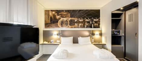 Suíte executiva, 1 cama Queen e sofá-cama | Roupas de cama premium, cofres nos quartos, escrivaninha