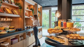 Daily buffet breakfast (EUR 20 per person)