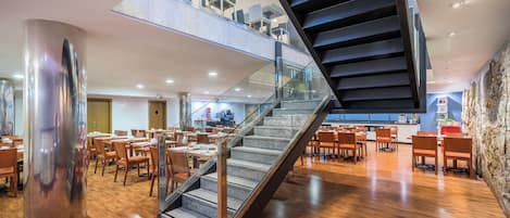 Colazione a buffet, servita tutte le mattine (14 EUR a persona)