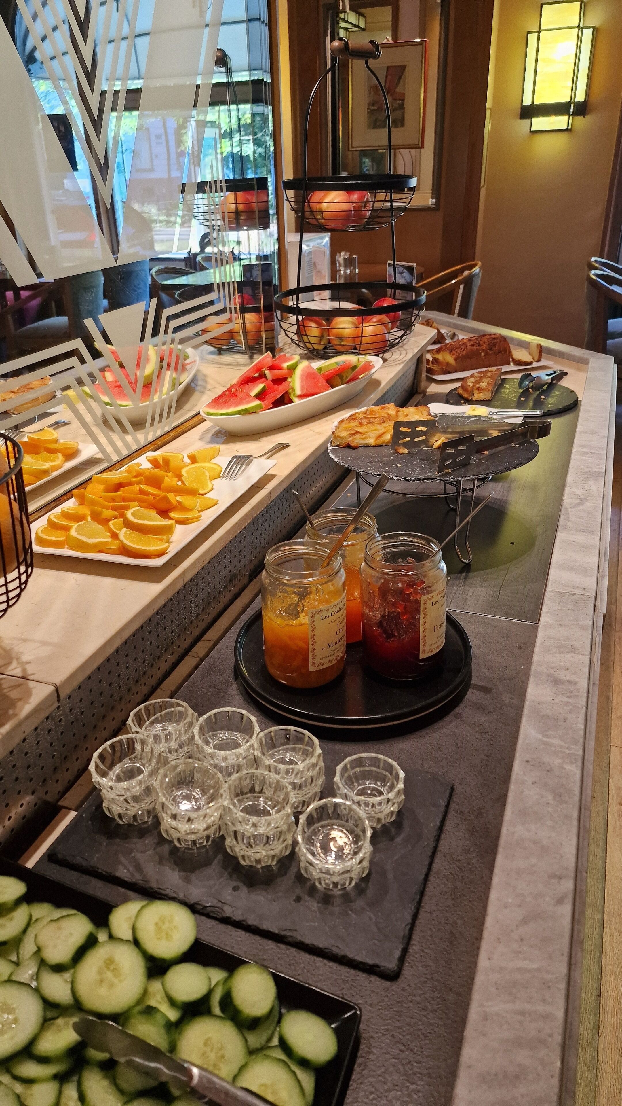 daily buffet breakfast (eur 21 per person)