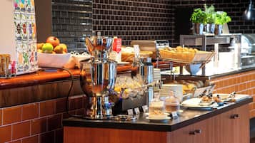 Daily full breakfast (EUR 17.00 per person)