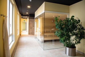 Sauna, steam room