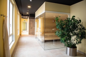 Sauna, steam room