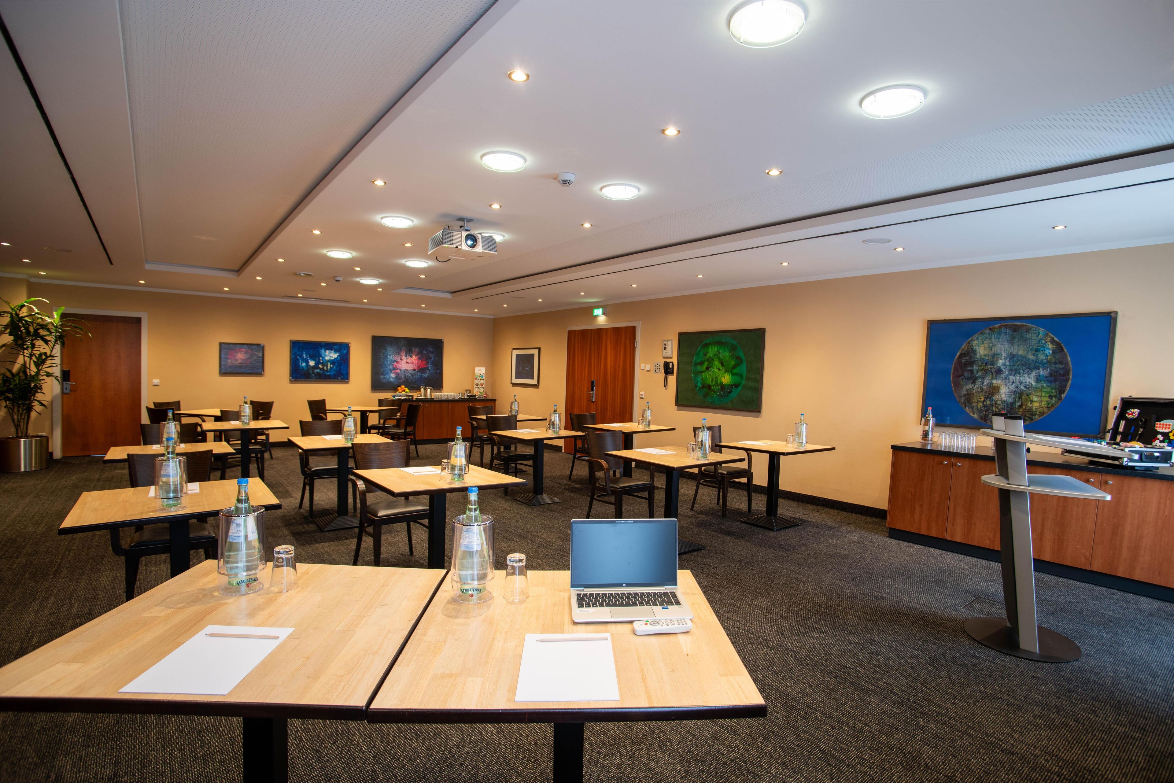 Meeting facility