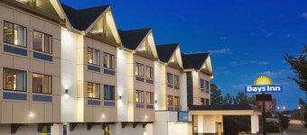 Days Inn by Wyndham Calgary Northwest