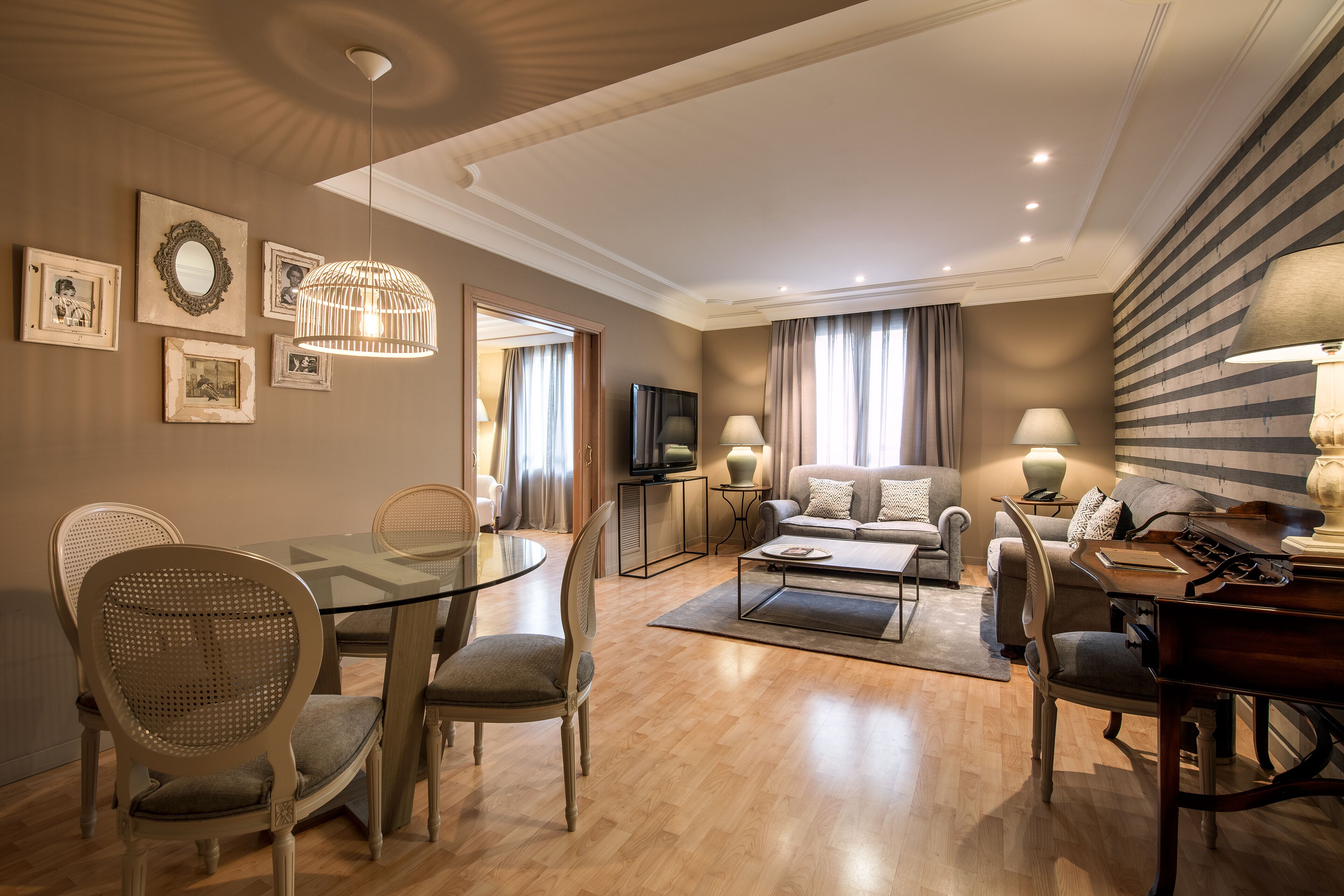 Een flatscreentelevisie