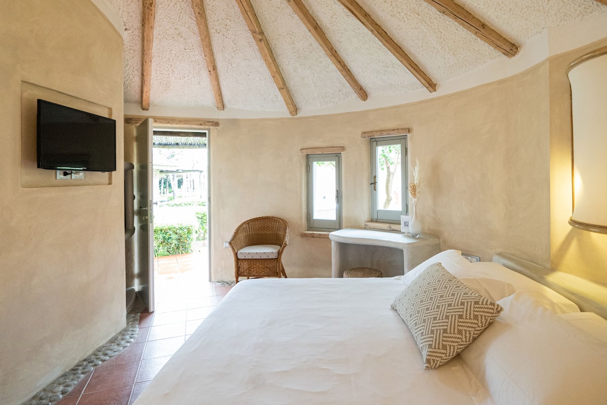 Bungalow Superior | Premium bedding, minibar, in-room safe, desk