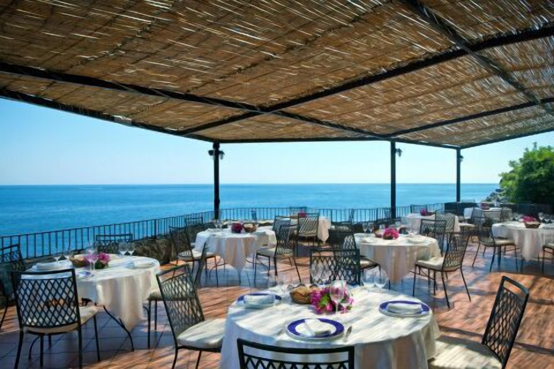 4 restaurants, lunch, dinner served; local cuisine