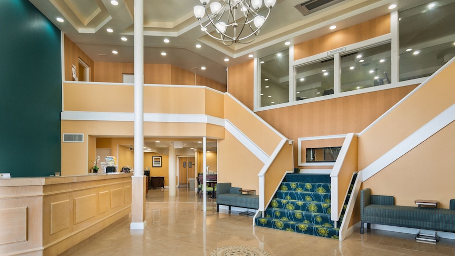 Quality Inn & Suites Middletown - Newport