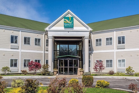 Exterior. Quality Inn & Suites Middletown - Newport