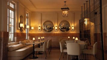 Se sirven desayunos, almuerzos, cenas y cocina americana