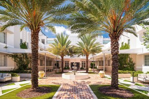 Property entrance - South Beach Hotel (Miami Beach)