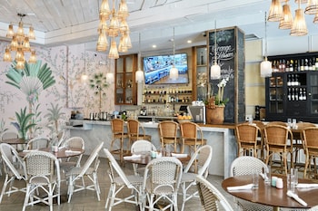 Breakfast, lunch, dinner served; American cuisine  at Liberty Park Hotel South Beach