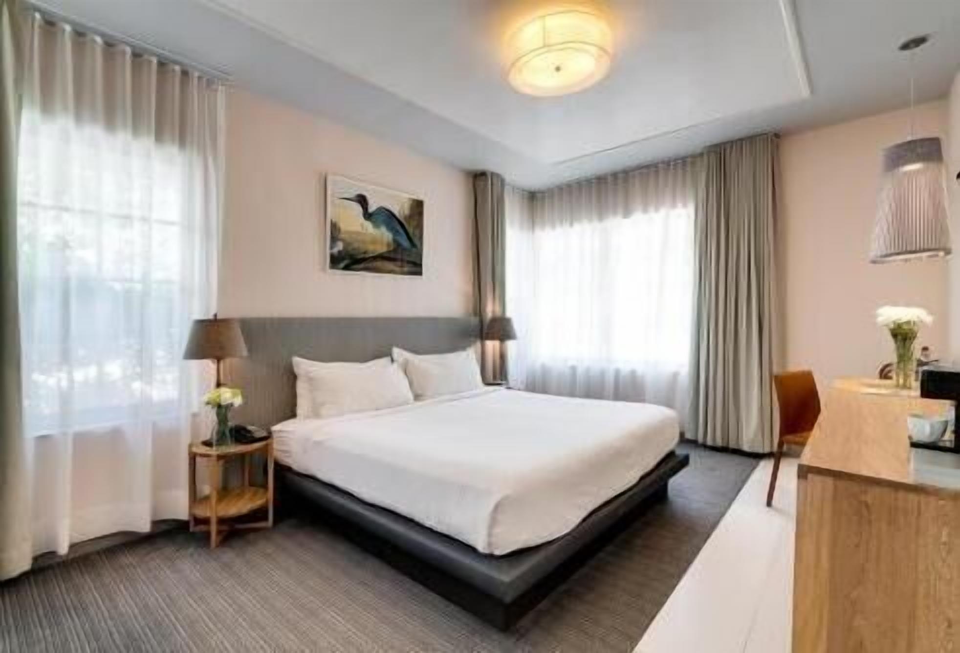 Egyptian cotton sheets, premium bedding, down comforters, pillowtop beds