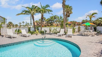 Suite, 2 slaapkamers, privézwembad | Terras