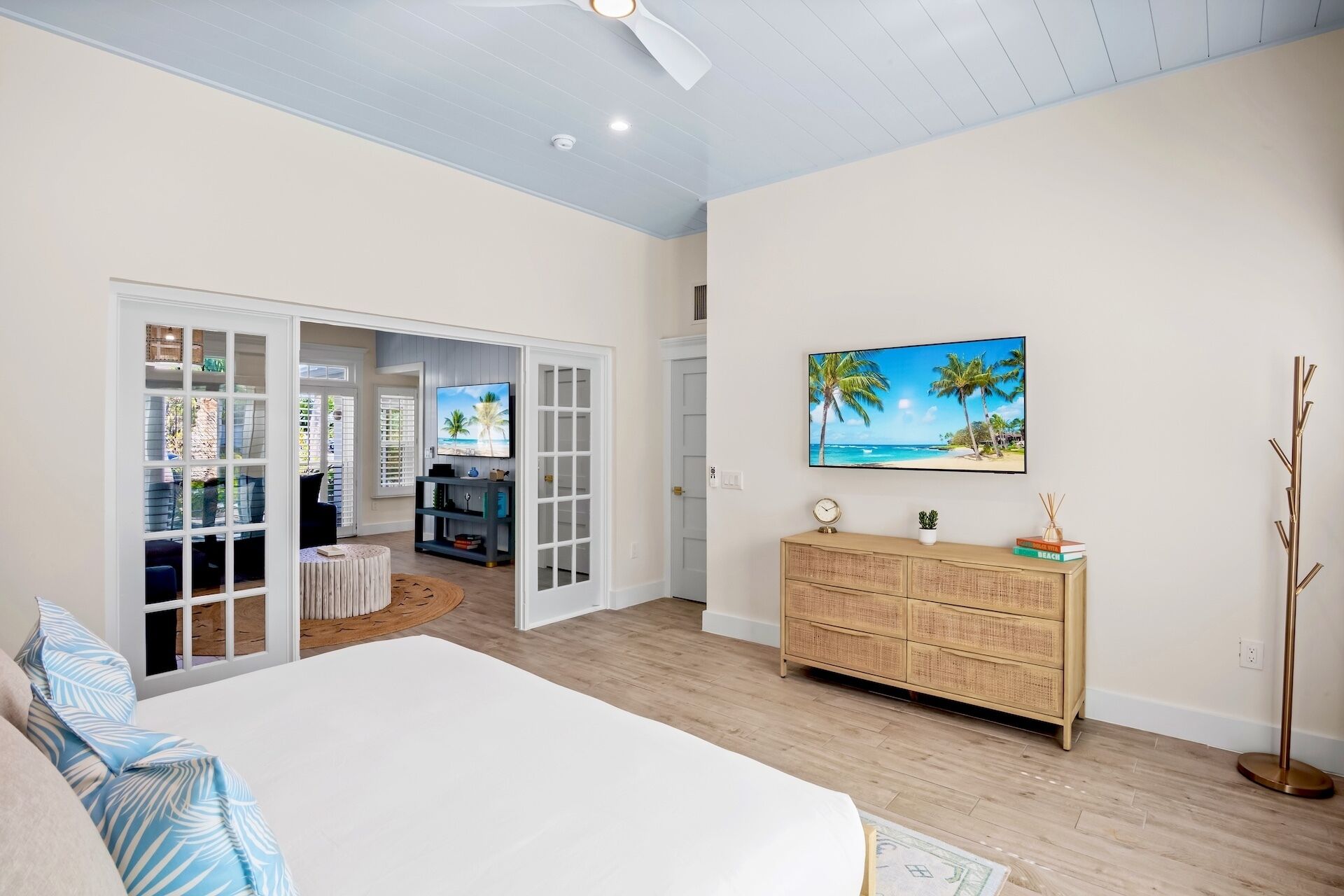 honeymoon suite, 1 king bed with sofa bed | 2 bedrooms, premium bedding, pillow-top beds, individually decorated