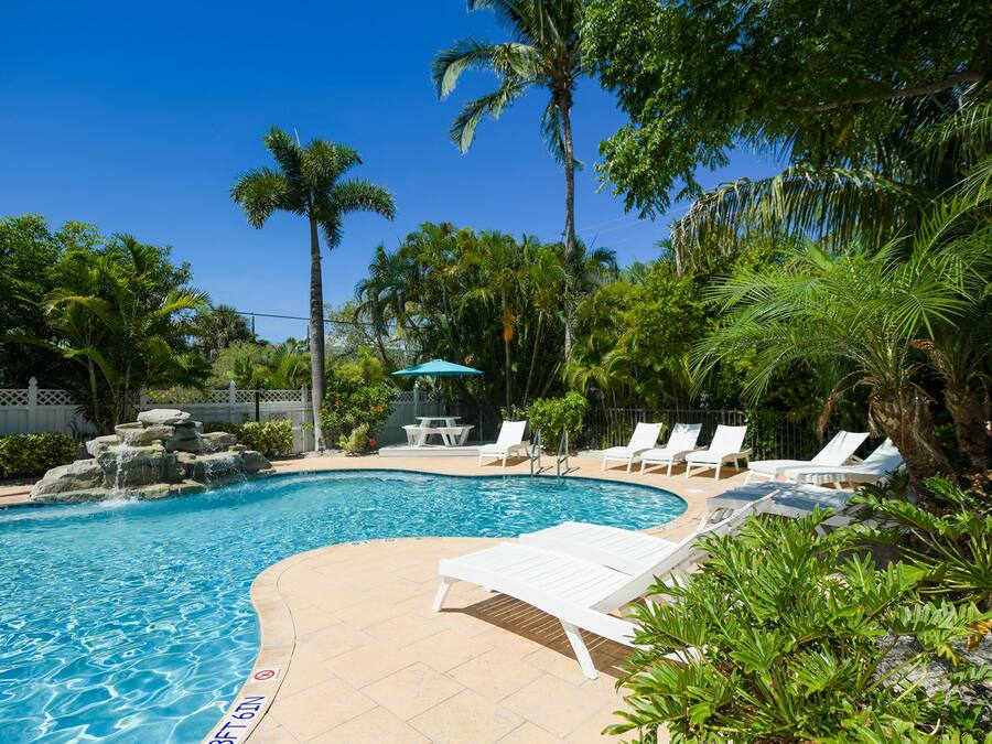 2 outdoor pools, pool umbrellas, sun loungers