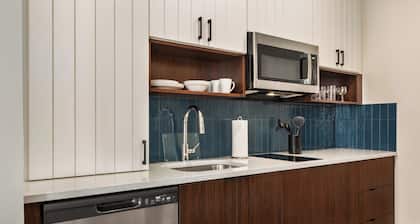 Staybridge Suites Chicago-Oakbrook Terrace by IHG
