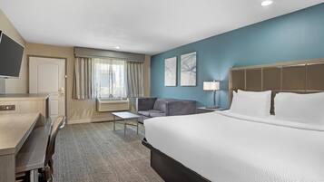 Standard Room, 1 King Bed, Non Smoking, Microwave | Down comforters, pillowtop beds, in-room safe, desk